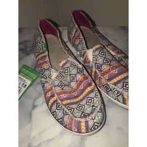Women’s Sanuk slip on canvas shoes NWT